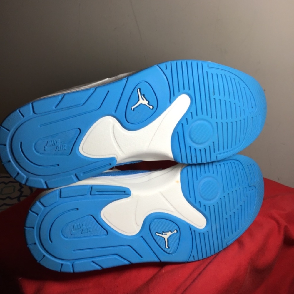 🔥😎Jordan’s women’s Stadium 90; white/powder blue, size 9, see photos, 🔥 - Picture 8 of 10